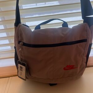 Nike Messenger Bag